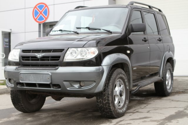 Общий вид спереди Уаз Патриот