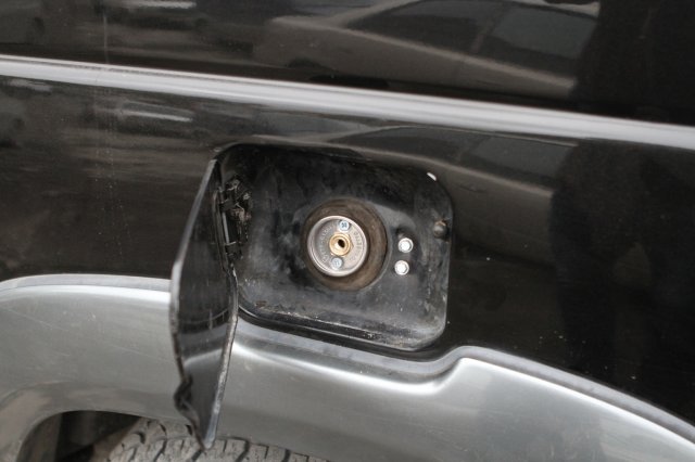 Заправочное устройство под лючком бензозаправочной горловины Уаз Патриот